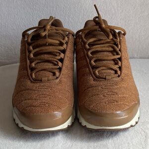 Nike Air Max Plus Quilted, Ale Brown, Size 9.5